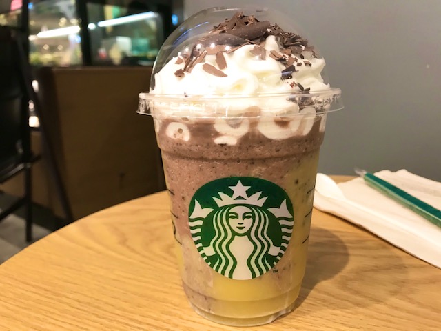 チョコレートwithパッションフルーツフラペチーノ