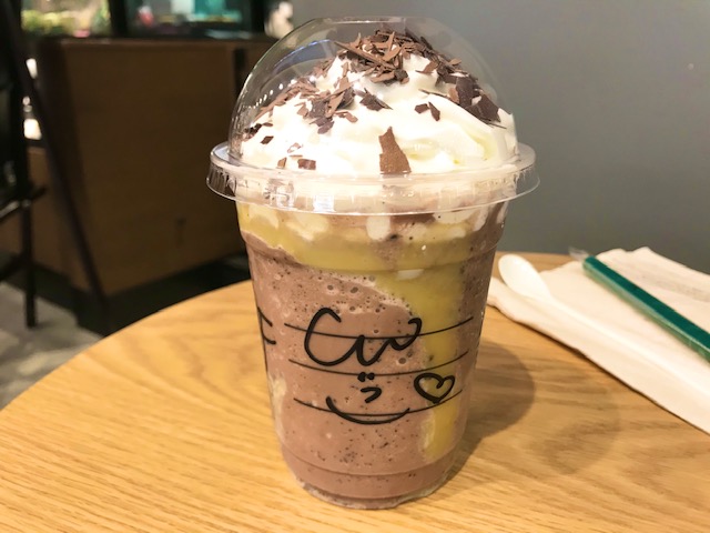 チョコレートwithパッションフルーツフラペチーノ